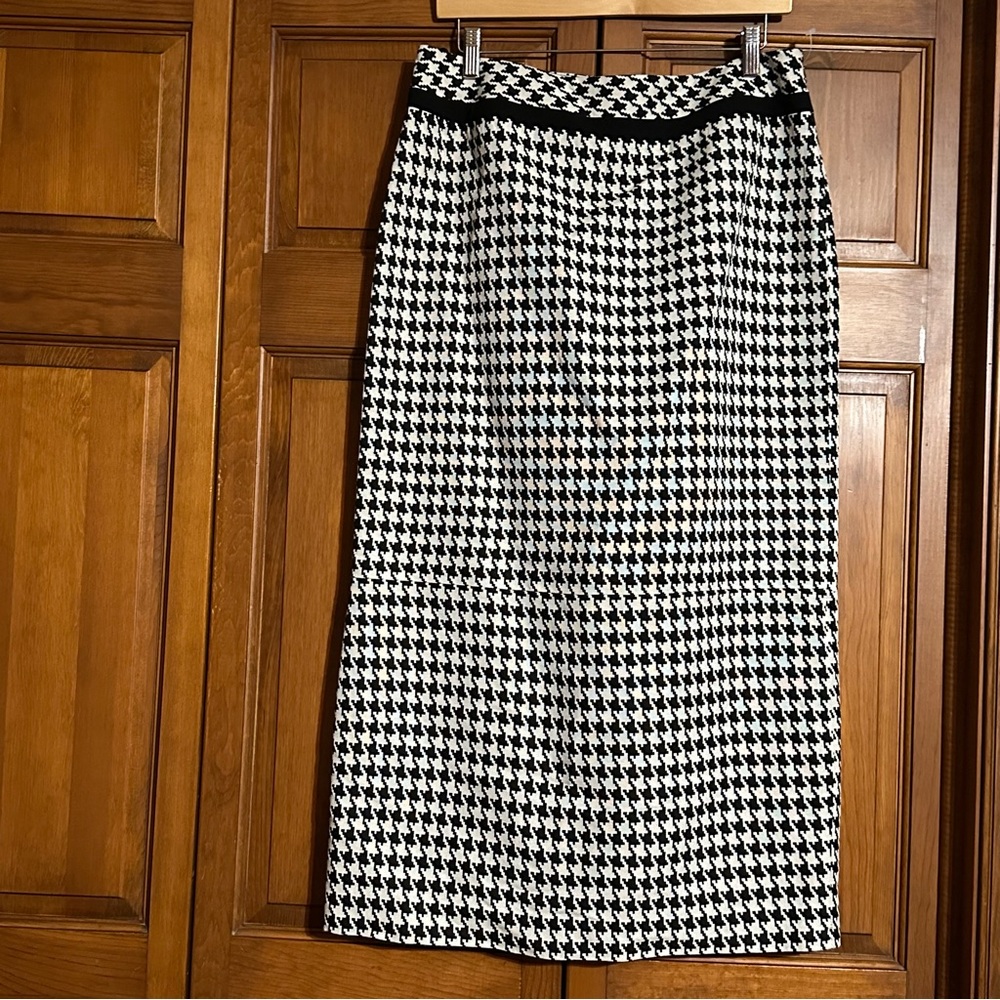Alfani Classic Black and White Houndstooth Skirt - size 12 - NWT